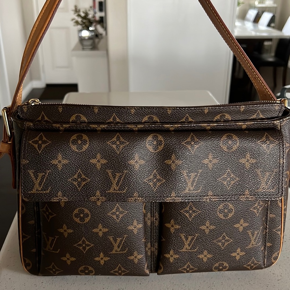 Original Louis Vuitton beautiful purse